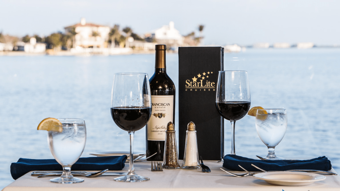 starlite dinner cruise dress code FAQs